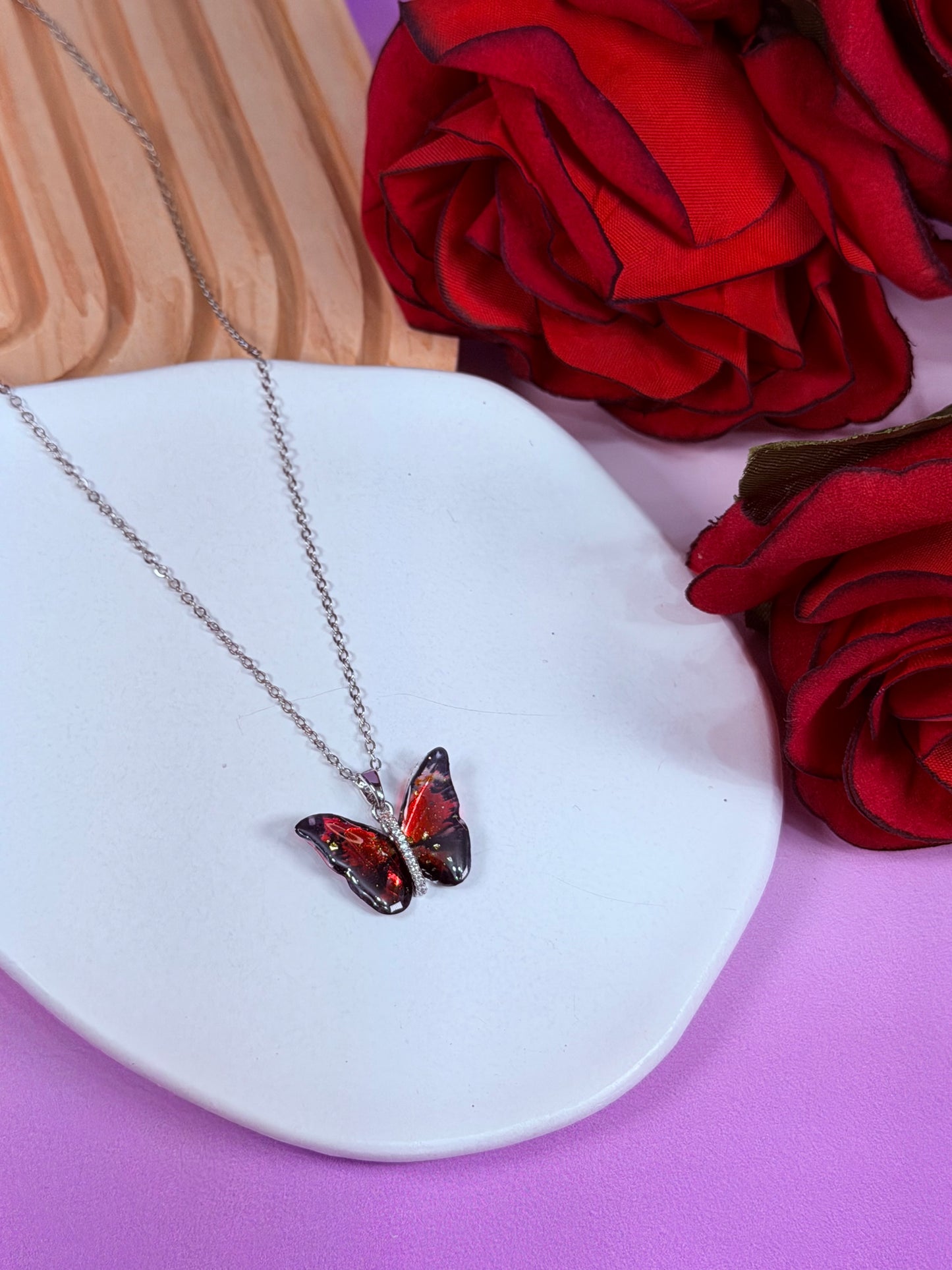 Collar Mariposa Mágica Roja